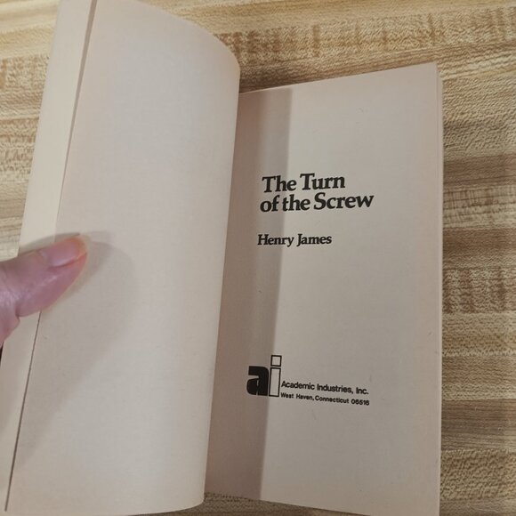 The Turn Of The Screw Henry James 1984 B&W Pocket Classics Comic Paperback VTG - Picture 6 of 10
